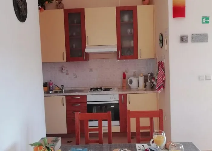 Marina Daire Slatine